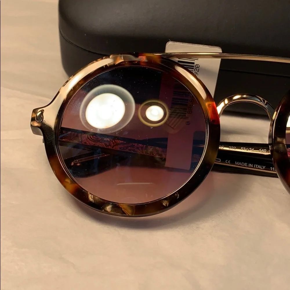 NWT Etro round sunnies w/Nautica hardcase stylish